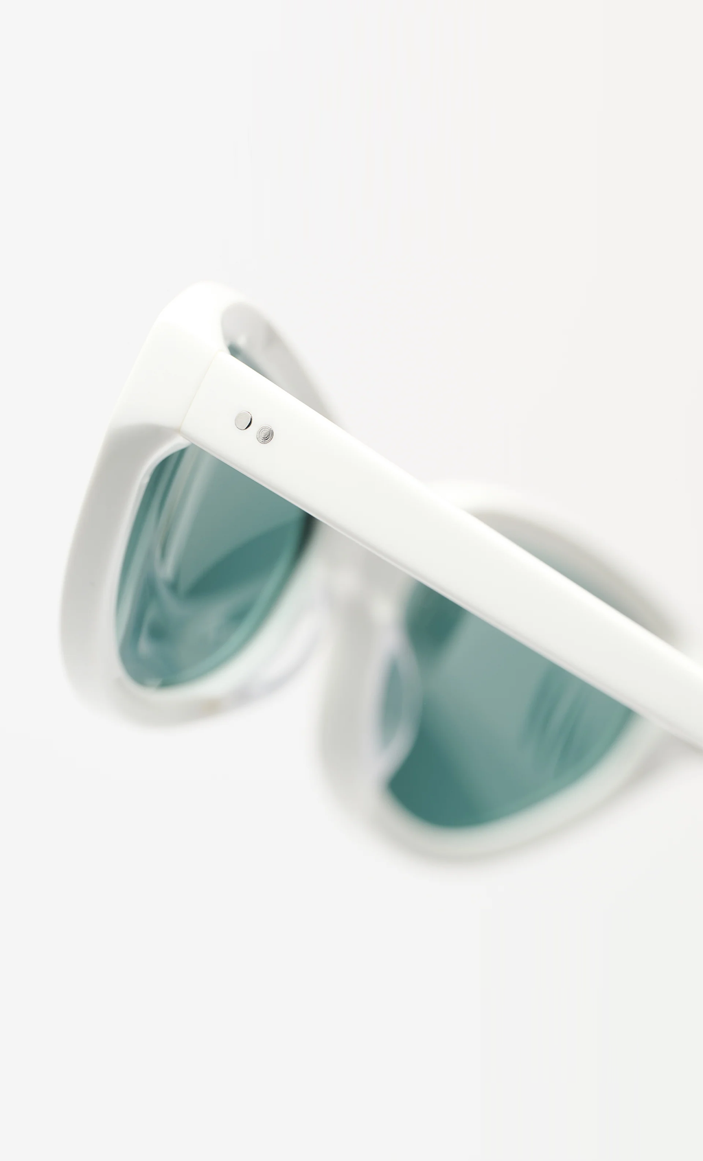 KERRY SOLID WHITE